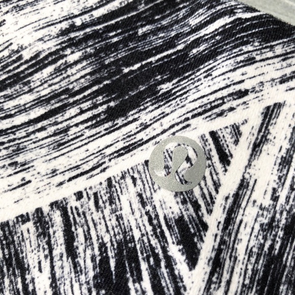 Lululemon Wunder Under Crop II - Picture 3 of 6